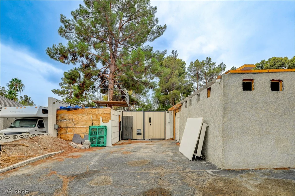 2681 Hacienda, Las Vegas, NV 89120