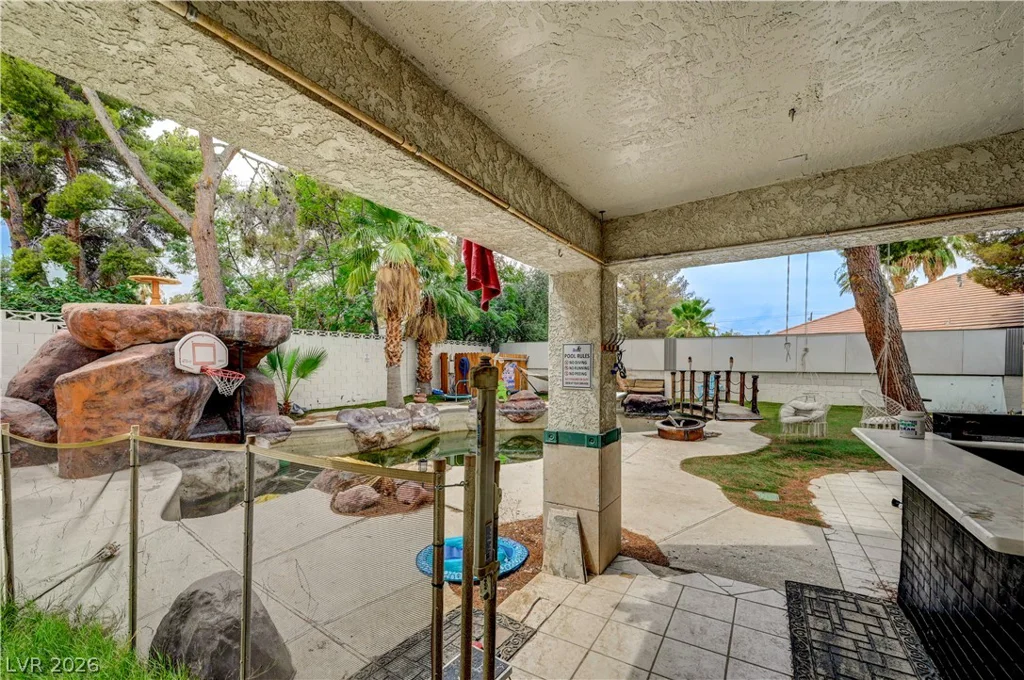2681 Hacienda, Las Vegas, NV 89120