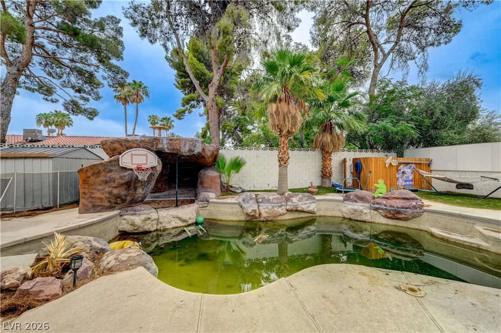 2681 Hacienda, Las Vegas, NV 89120