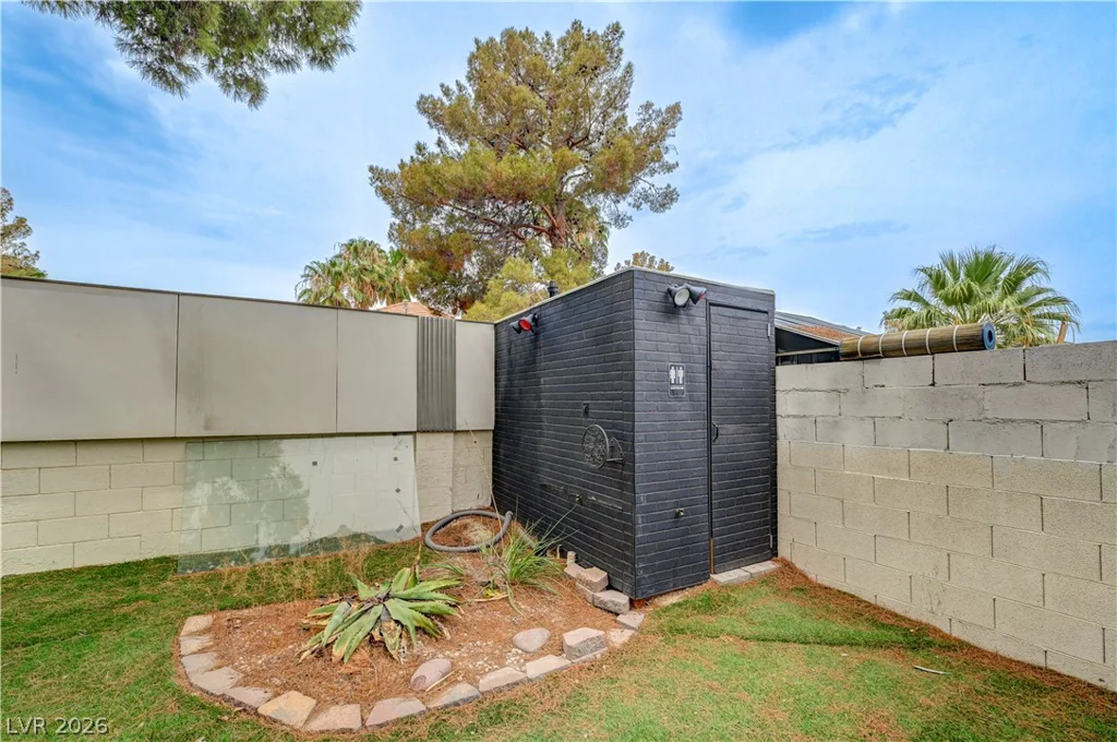 2681 Hacienda, Las Vegas, NV 89120