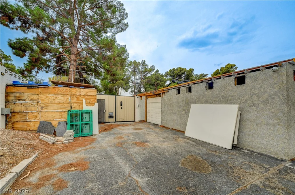 2681 Hacienda, Las Vegas, NV 89120