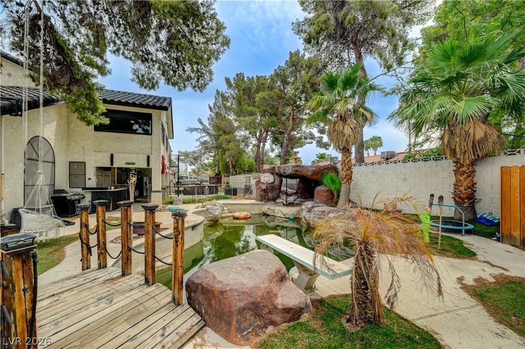 2681 Hacienda, Las Vegas, NV 89120