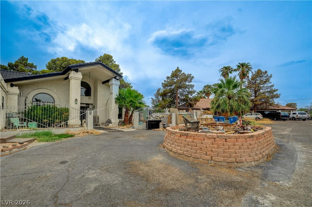 2681 Hacienda, Las Vegas, NV 89120