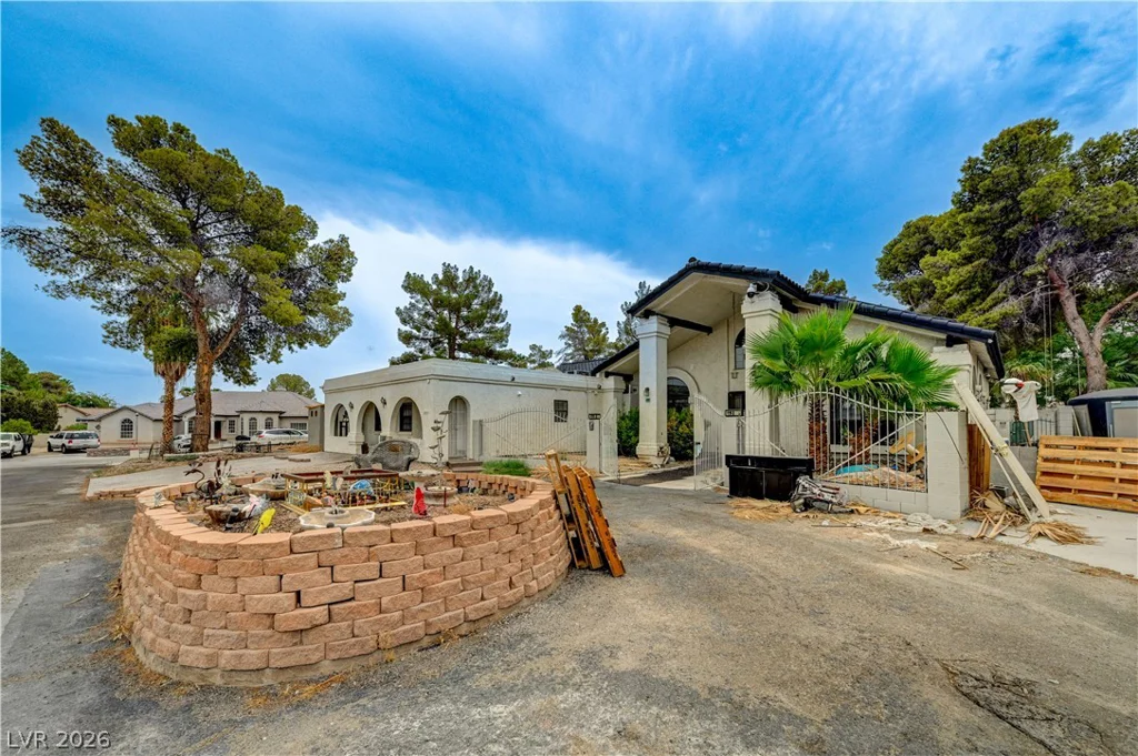 2681 Hacienda, Las Vegas, NV 89120