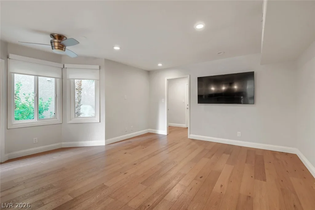 5090 Breakers, Las Vegas, NV 89113