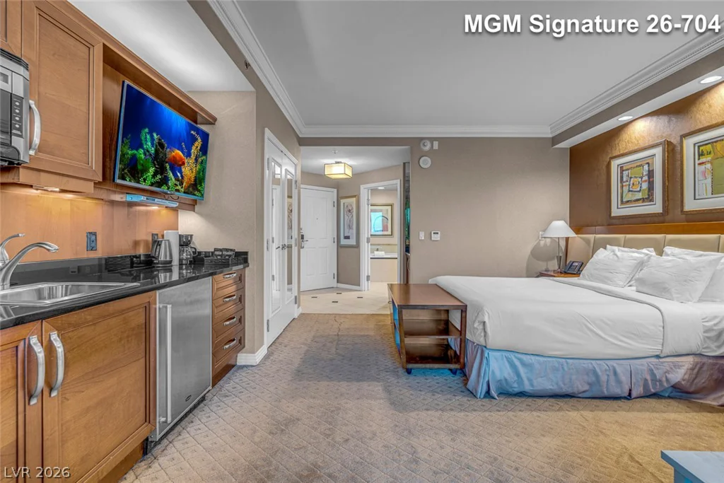 135 Harmon, Las Vegas, NV 89109