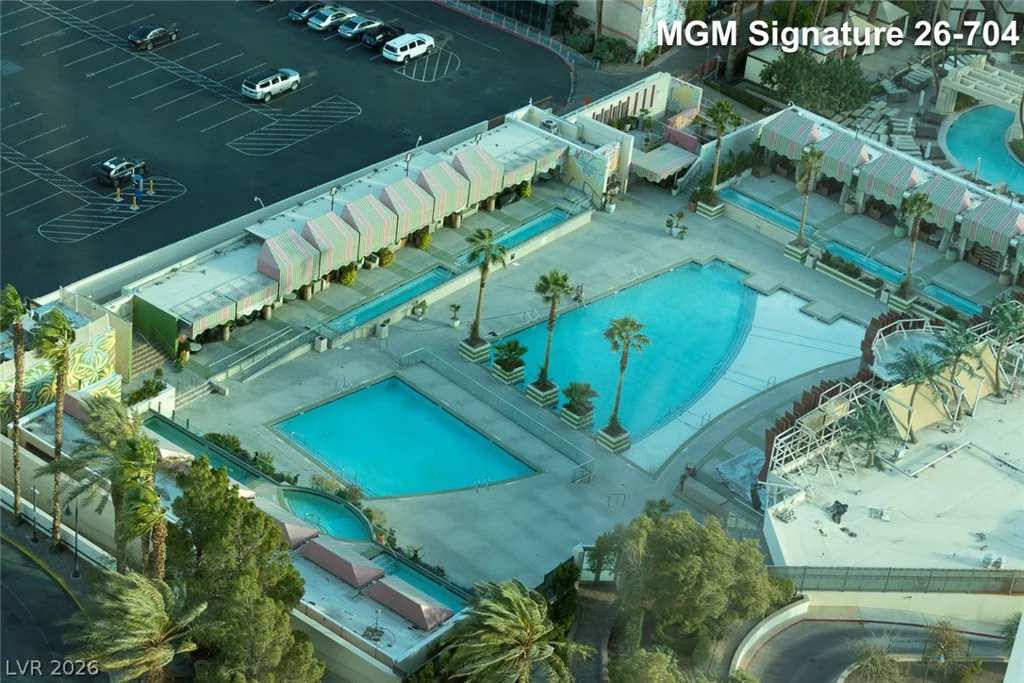 135 Harmon, Las Vegas, NV 89109