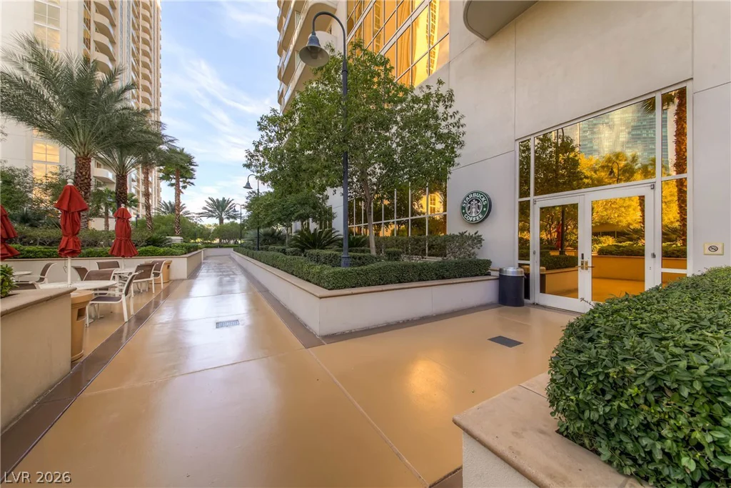 135 Harmon, Las Vegas, NV 89109