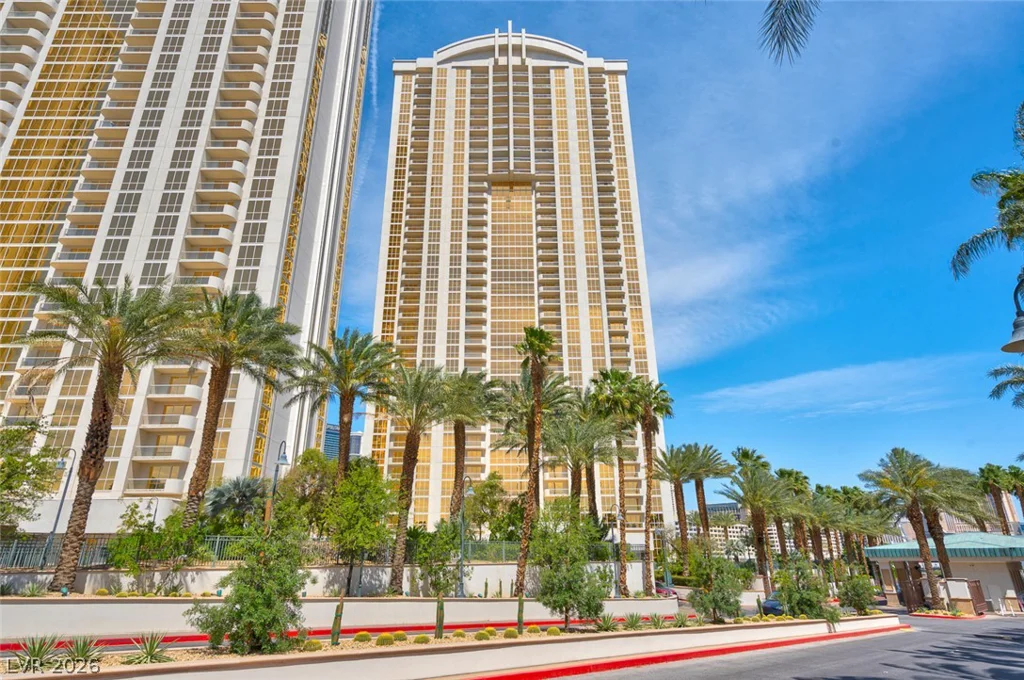 135 Harmon, Las Vegas, NV 89109