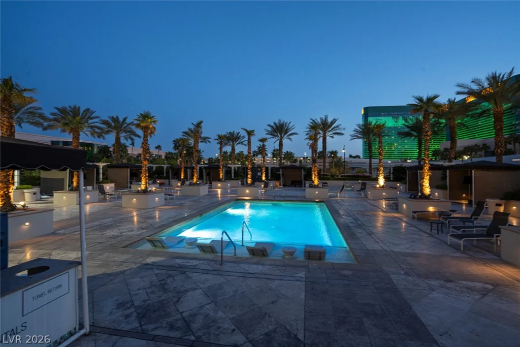 135 Harmon, Las Vegas, NV 89109