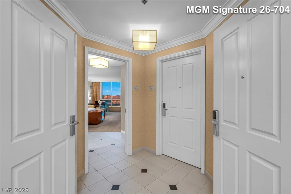 135 Harmon, Las Vegas, NV 89109