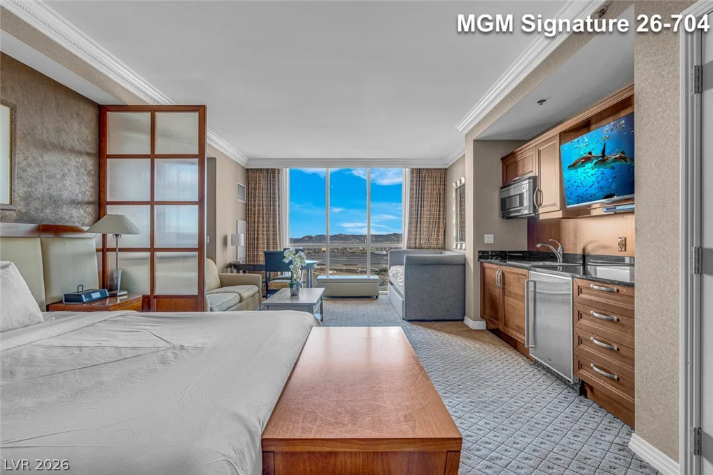 135 Harmon, Las Vegas, NV 89109