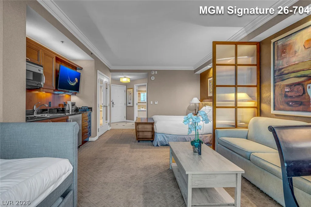 135 Harmon, Las Vegas, NV 89109