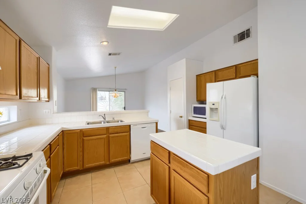 976 Skyforest, Henderson, NV 89011