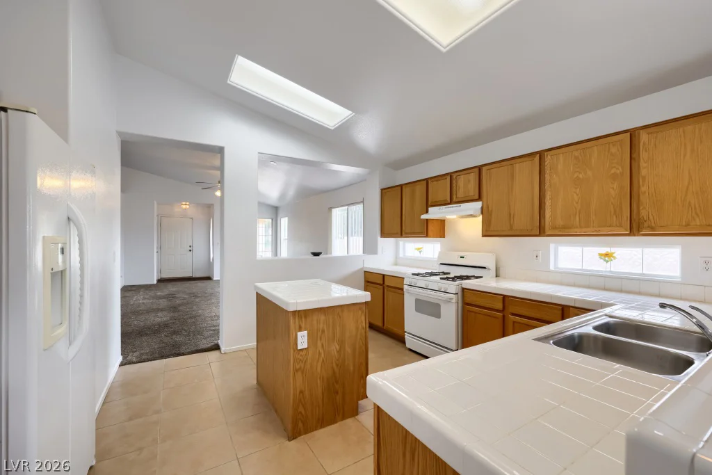 976 Skyforest, Henderson, NV 89011