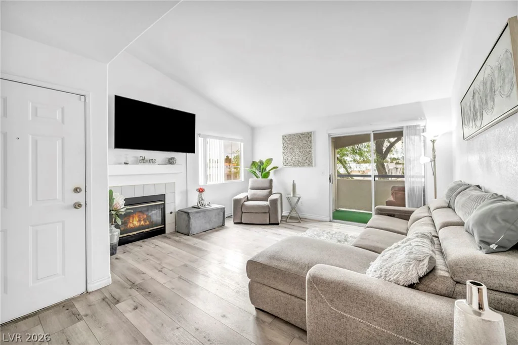 2725 Nellis, Las Vegas, NV 89121
