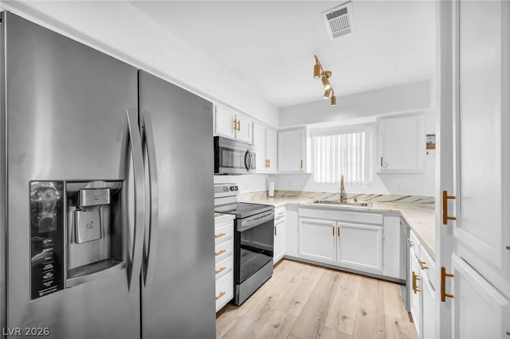 2725 Nellis, Las Vegas, NV 89121