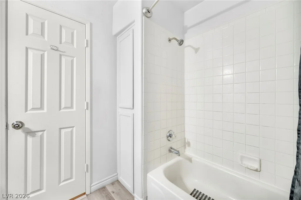 2725 Nellis, Las Vegas, NV 89121