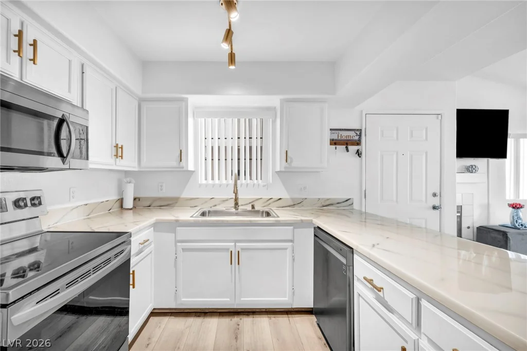 2725 Nellis, Las Vegas, NV 89121