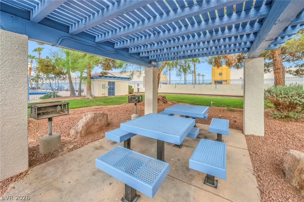 2725 Nellis, Las Vegas, NV 89121