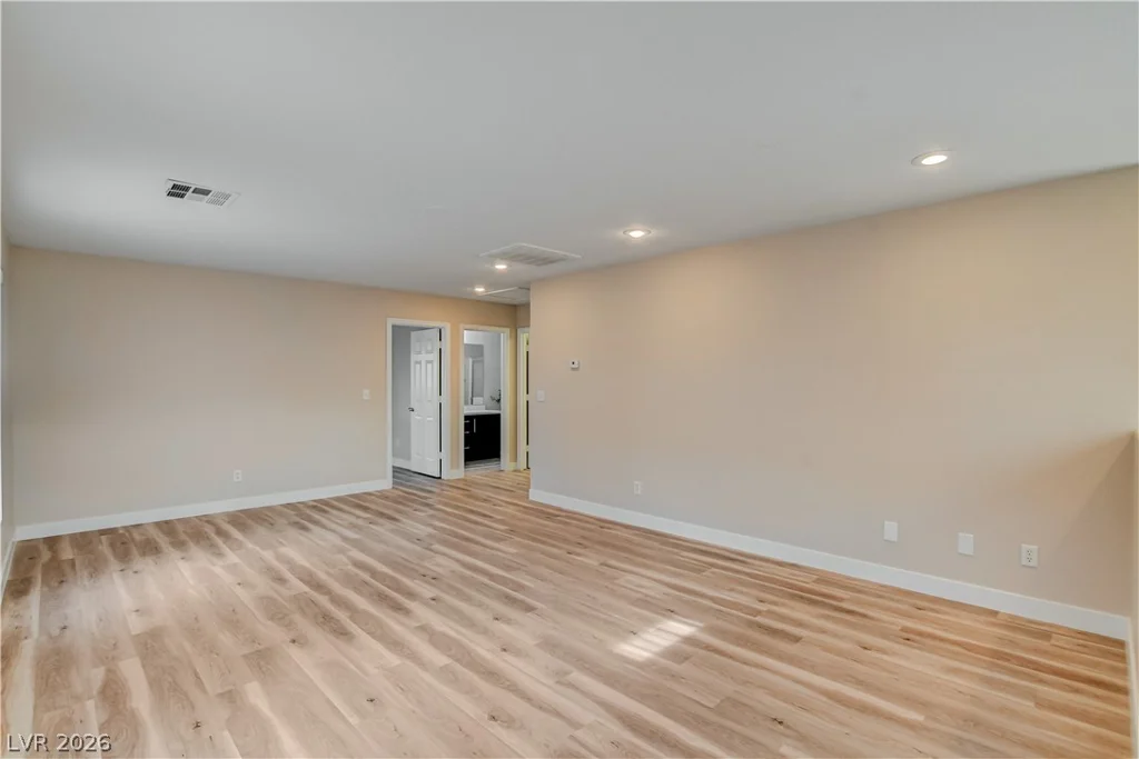 3962 Coyote Ridge, Las Vegas, NV 89129