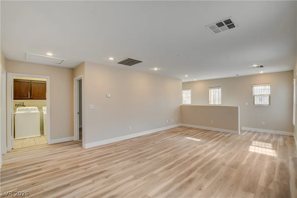 3962 Coyote Ridge, Las Vegas, NV 89129