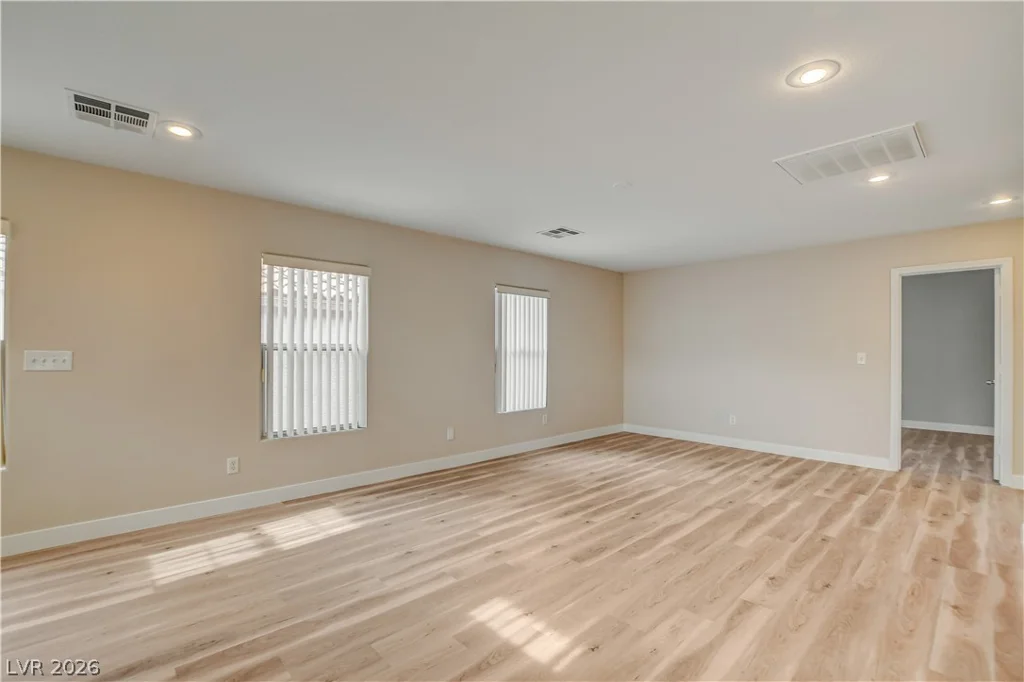3962 Coyote Ridge, Las Vegas, NV 89129