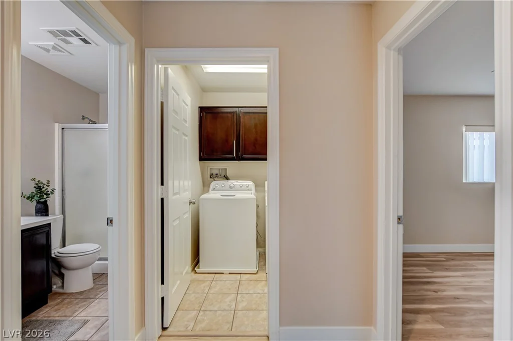 3962 Coyote Ridge, Las Vegas, NV 89129