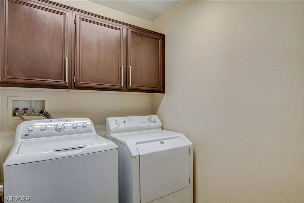 3962 Coyote Ridge, Las Vegas, NV 89129