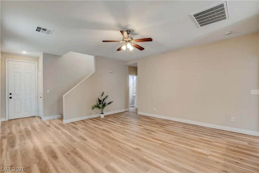 3962 Coyote Ridge, Las Vegas, NV 89129