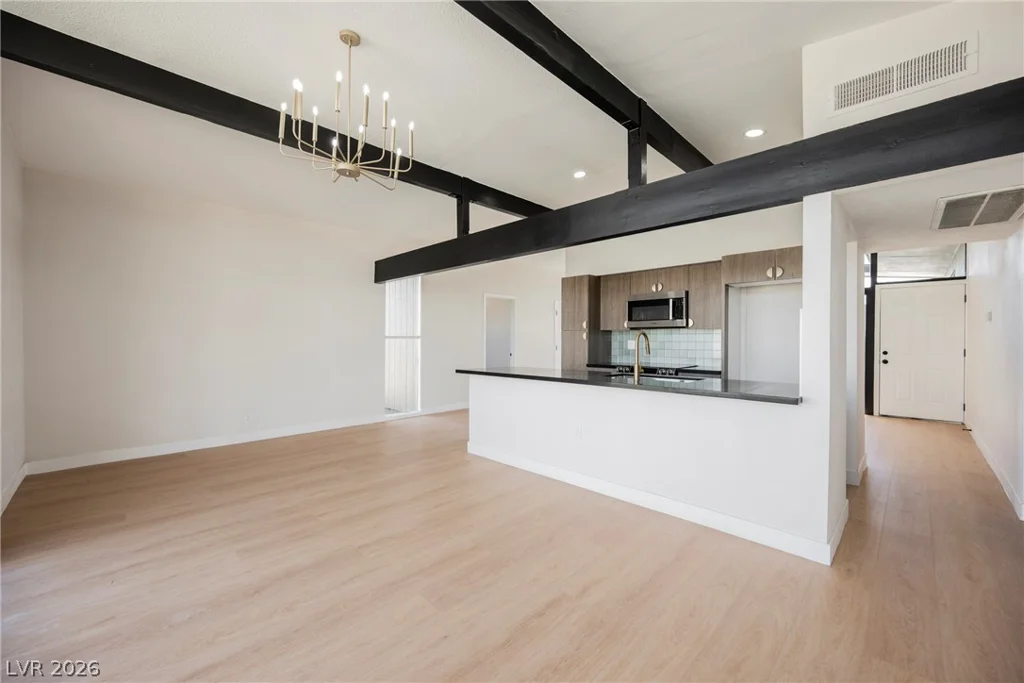 2732 Castle, North Las Vegas, NV 89030