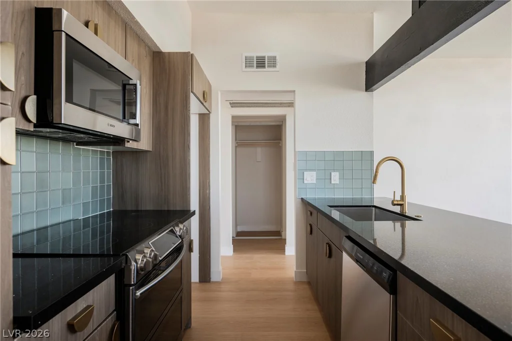 2732 Castle, North Las Vegas, NV 89030