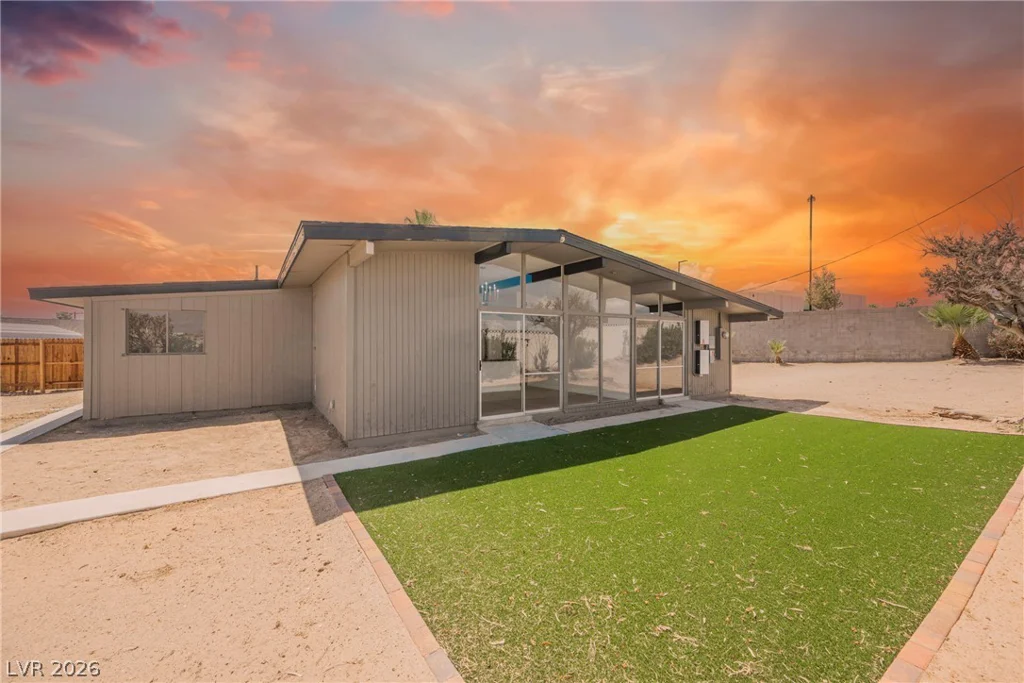 2732 Castle, North Las Vegas, NV 89030