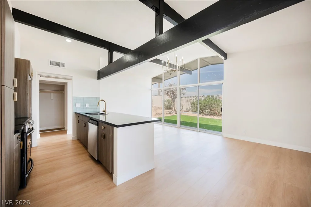 2732 Castle, North Las Vegas, NV 89030