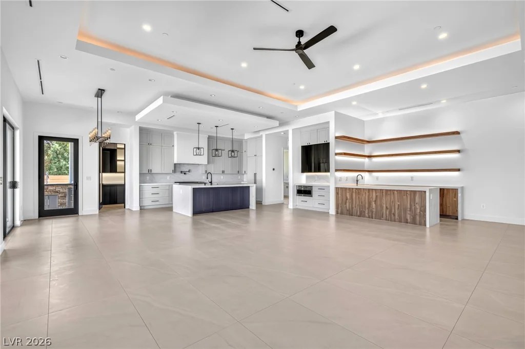 7020 Bath, Las Vegas, NV 89131
