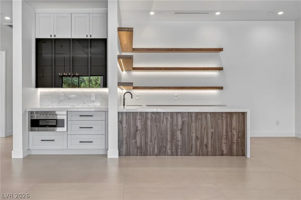 7020 Bath, Las Vegas, NV 89131