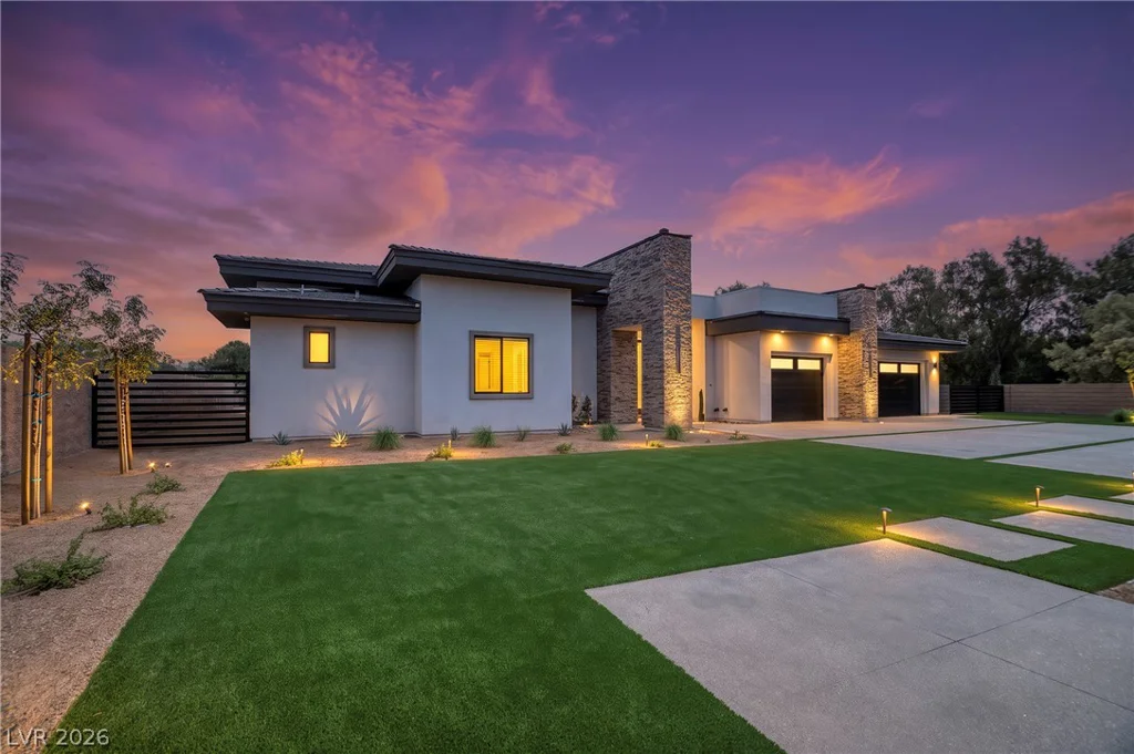 7020 Bath, Las Vegas, NV 89131