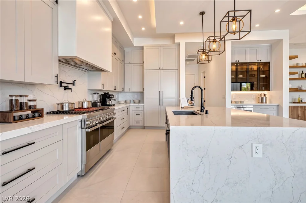 7020 Bath, Las Vegas, NV 89131