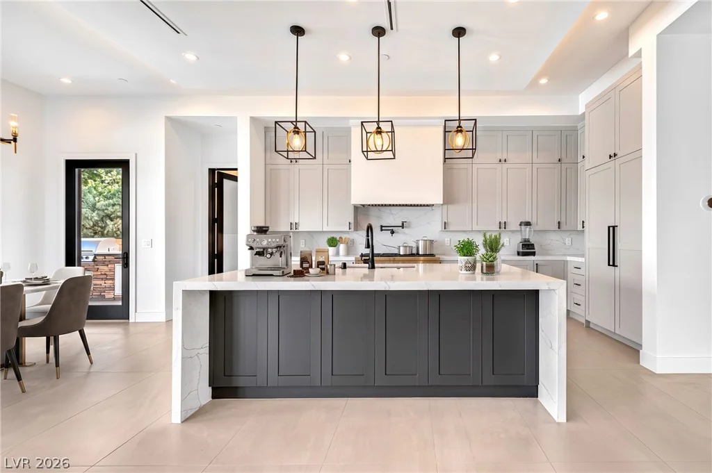 7020 Bath, Las Vegas, NV 89131