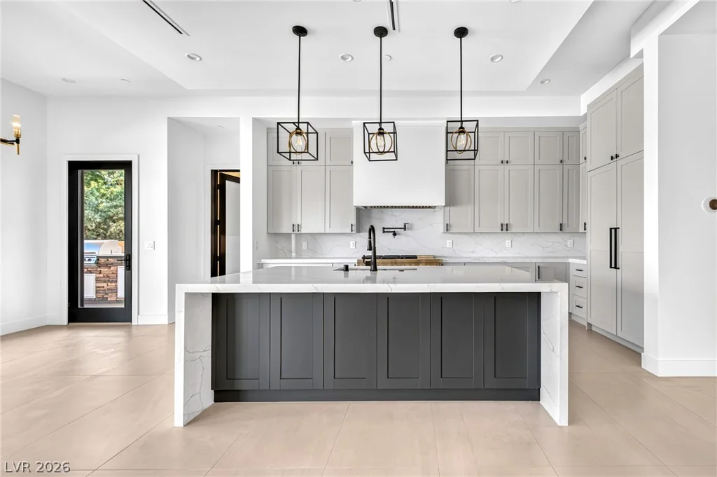 7020 Bath, Las Vegas, NV 89131