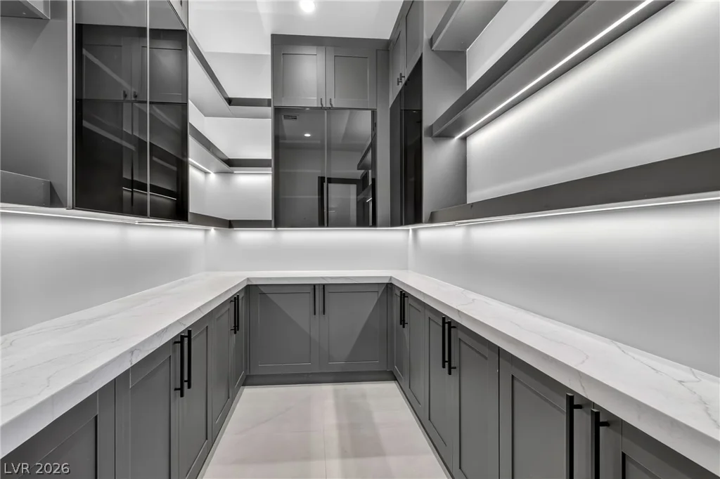 7020 Bath, Las Vegas, NV 89131