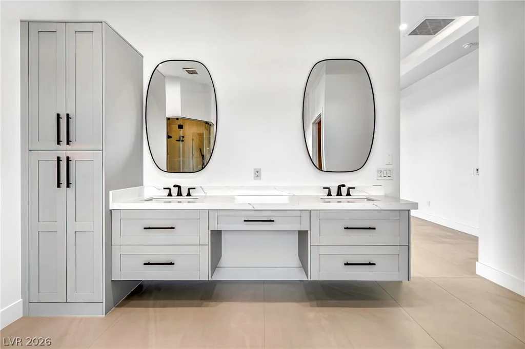 7020 Bath, Las Vegas, NV 89131
