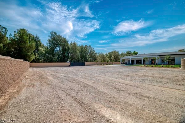 7020 Bath, Las Vegas, NV 89131