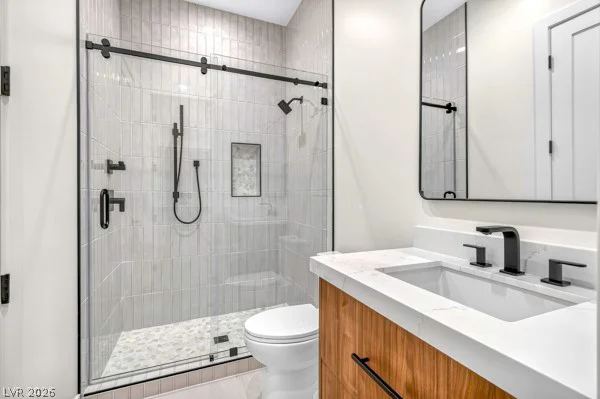 7020 Bath, Las Vegas, NV 89131