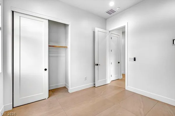 7020 Bath, Las Vegas, NV 89131
