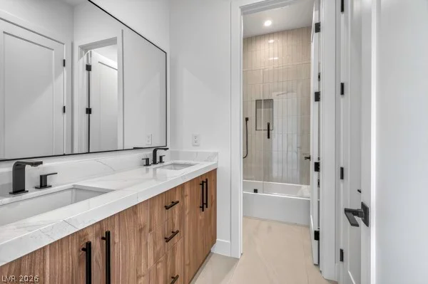 7020 Bath, Las Vegas, NV 89131