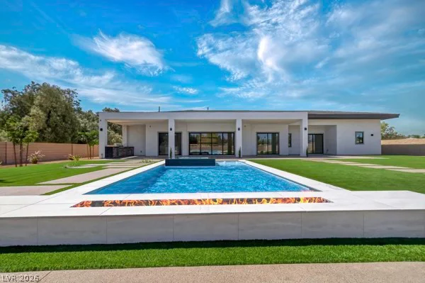 7020 Bath, Las Vegas, NV 89131