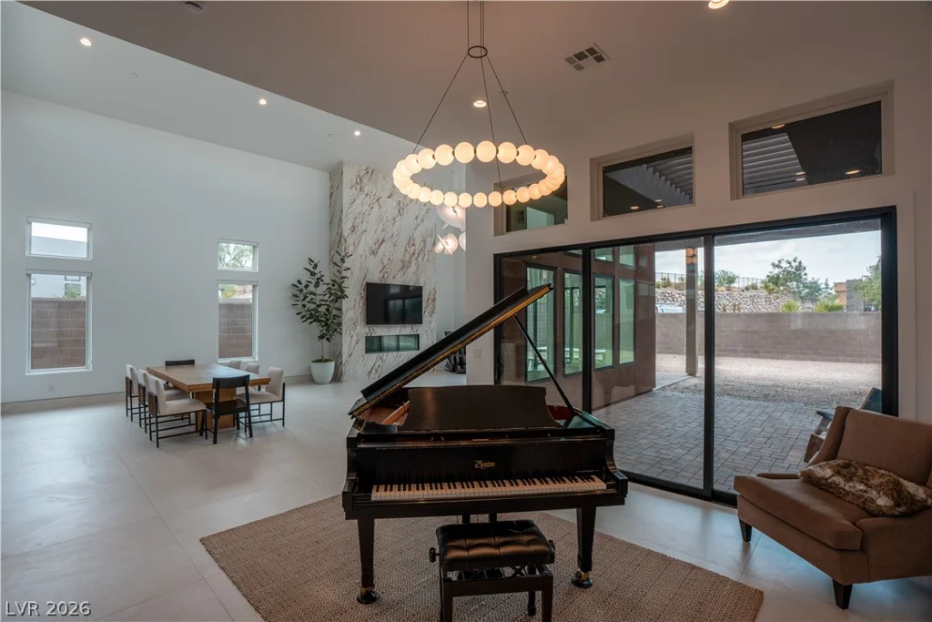 11134 Desert Heights, Las Vegas, NV 89135