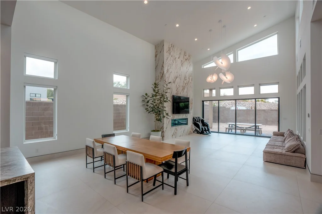 11134 Desert Heights, Las Vegas, NV 89135