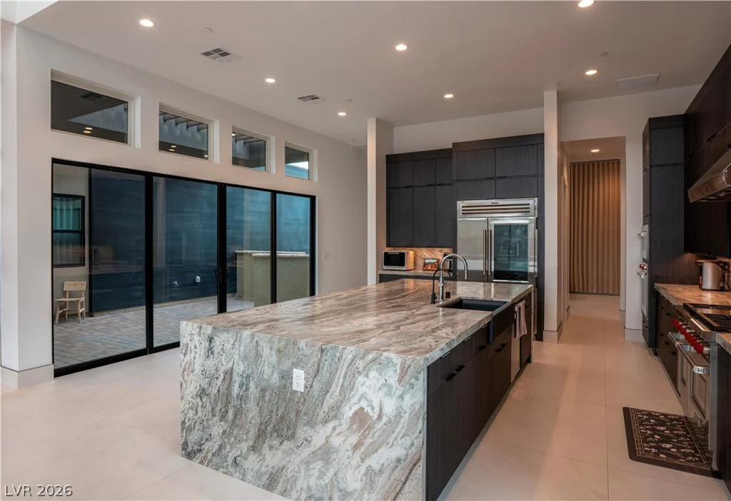 11134 Desert Heights, Las Vegas, NV 89135